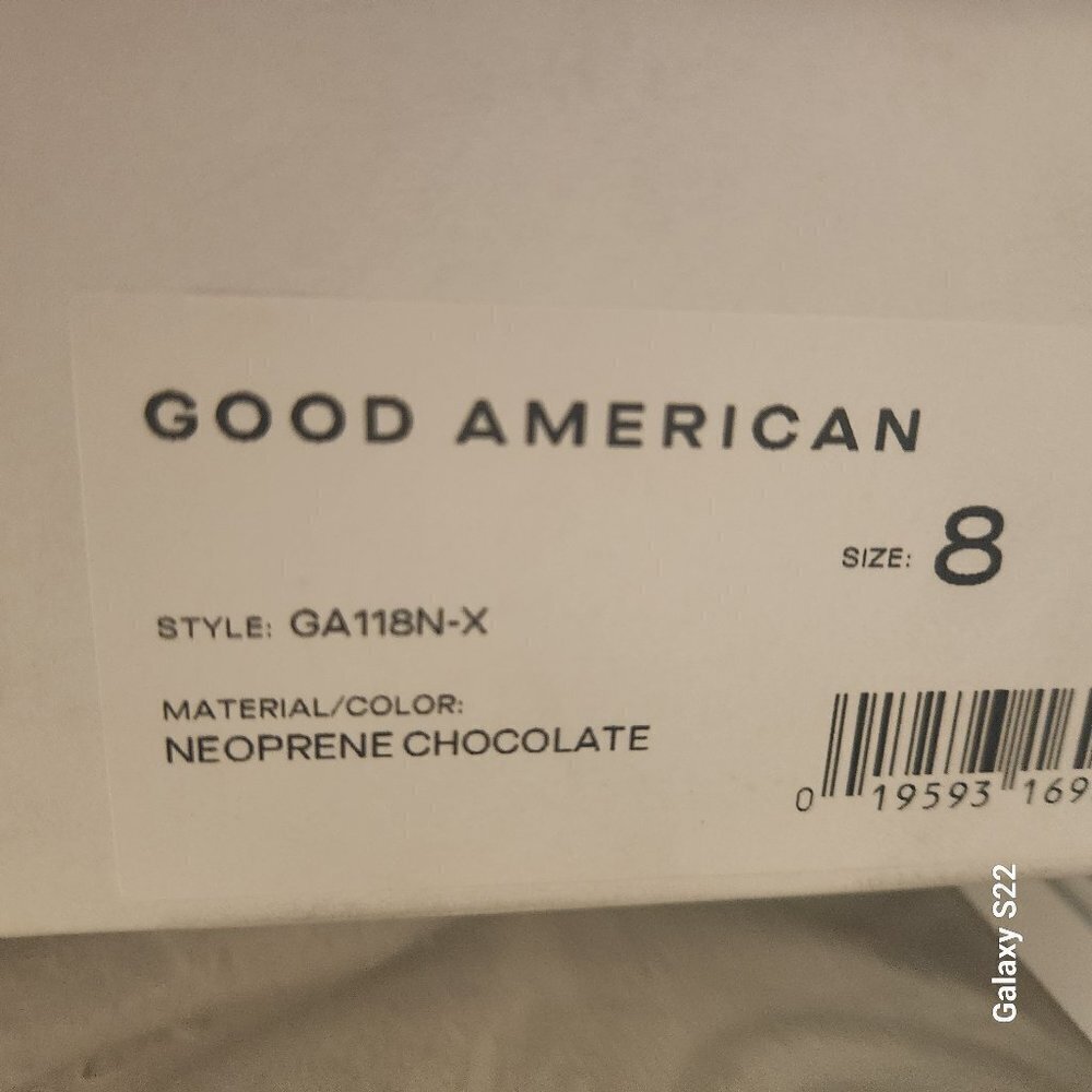 NIB Good American - High Kickstand Boots - Neoprene Chocolate. NIB. Various - Picture 9 of 10